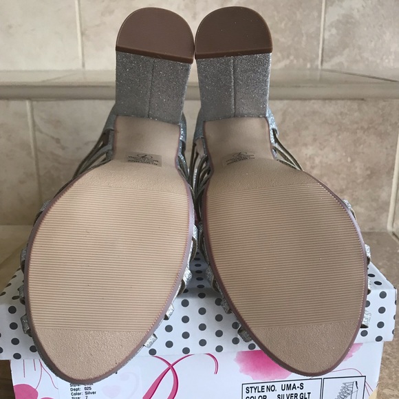 Delicious strappy sparkle evening heels - Picture 3 of 8